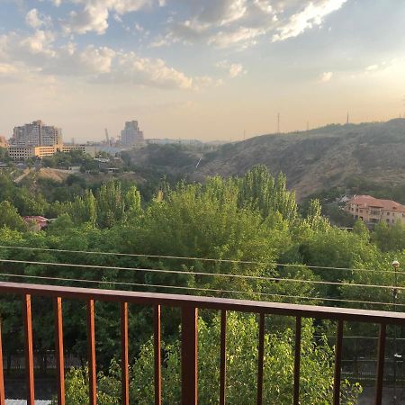Vila Karen'S Dom & Terrace Jerevan Exteriér fotografie